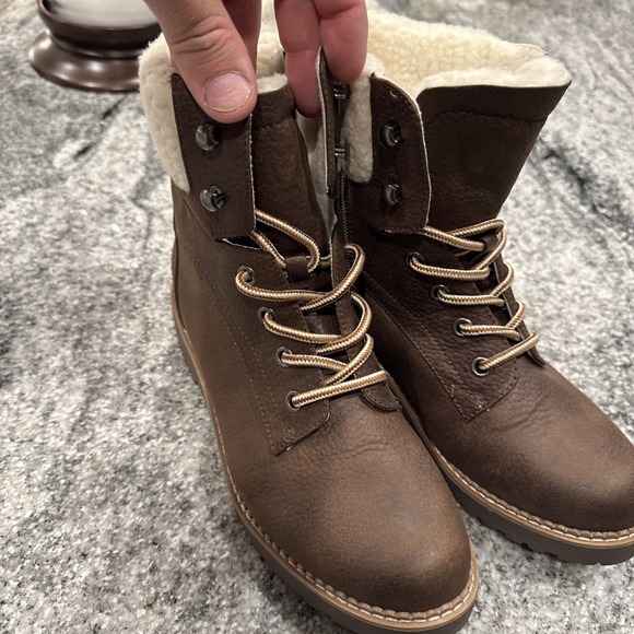 Magellan Outdoor Womens 167844 Faux Suede Leather Fur Lace Up Size 9M Boots - Picture 13 of 13